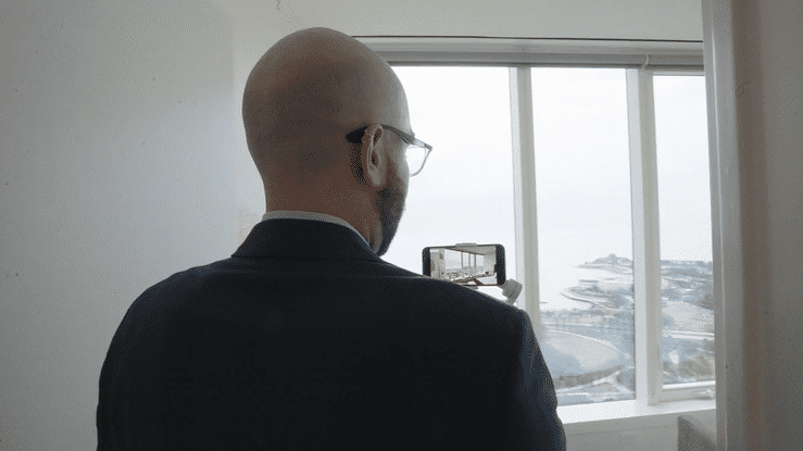 male property management recording 360 virtual apartment tour using realync platform