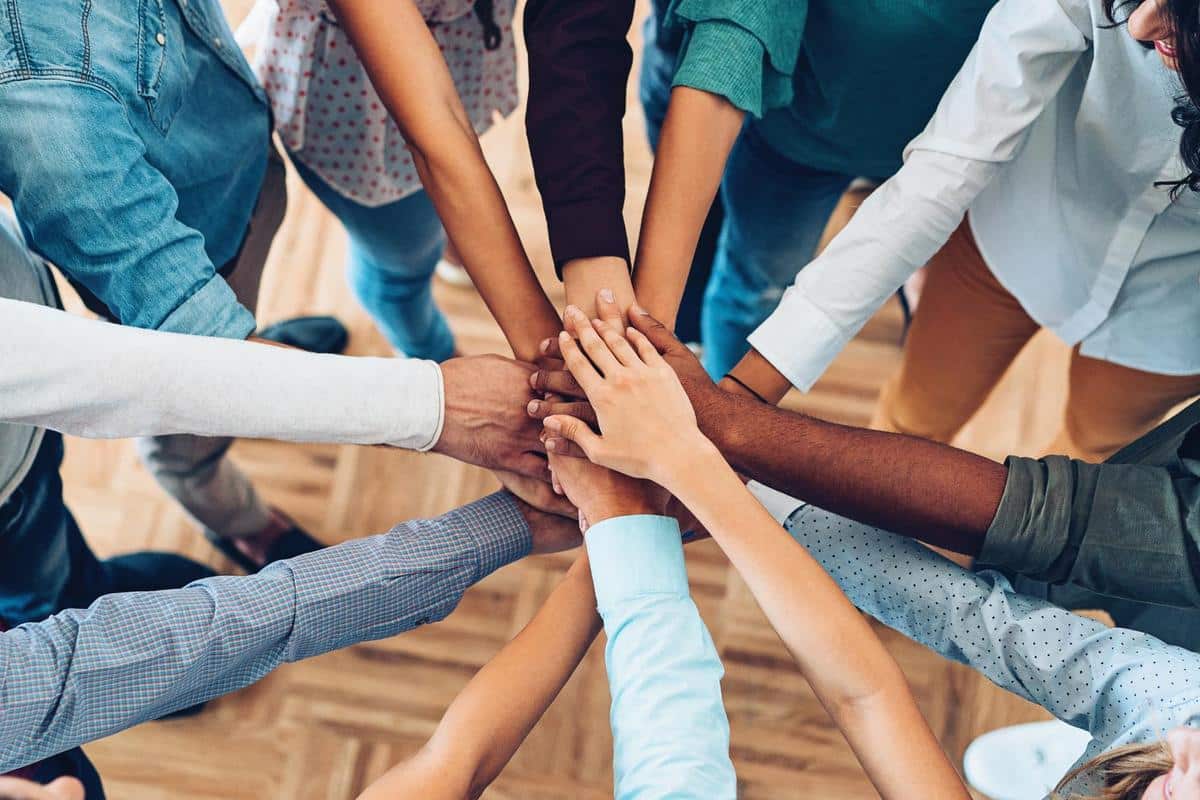 Large sea of hands
857146092